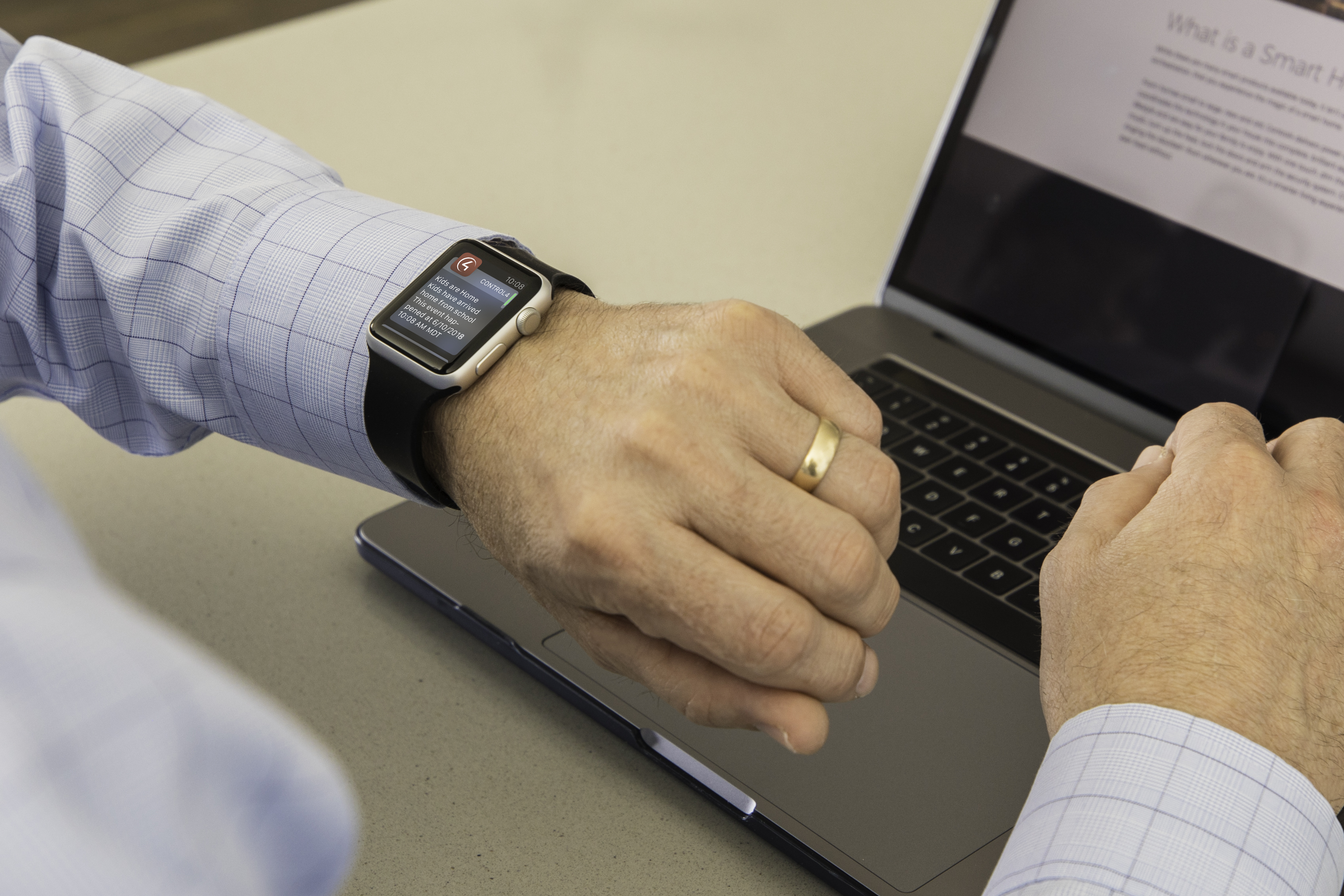 interface mobile Control4 — prescription ergonomie systèmes domotiques